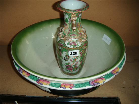 A Cantonese vase (lip cracked) and 2 toilet basins(-)